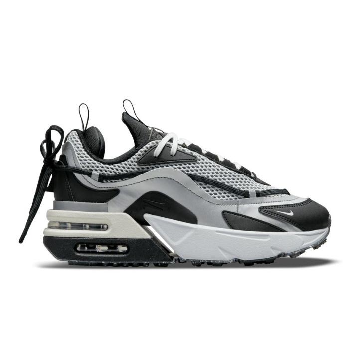 Nike Furoysa
